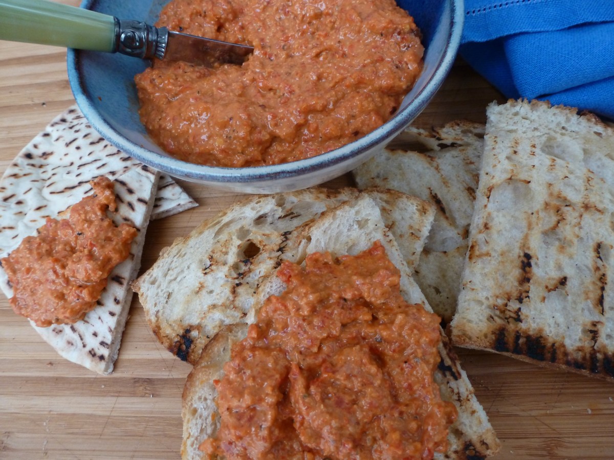 Muhammara (Roasted Red Pepper and Walnut&nbsp;Spread)